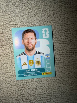 Alguien cambia cromos del mundial