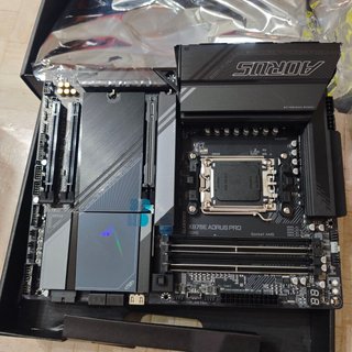 Placa Base AORUS X870E