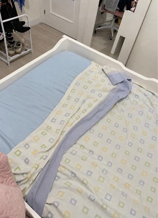 Cama nido, escritorio y mesa de dormitorio