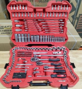 Caja de Herramientas Completa de 215 pis