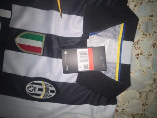 Camiseta Juventus Negra y Blanca