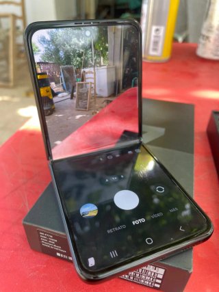 Samsung Galaxy Z Flip3 5G