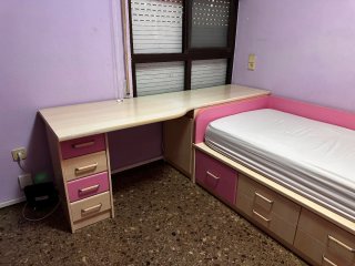 Escritorio con zapatero,cama con cajones y colchon