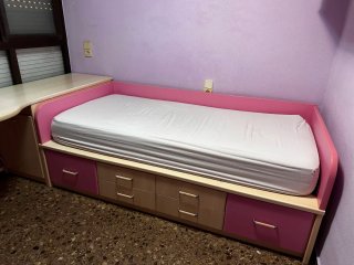 Escritorio con zapatero,cama con cajones y colchon