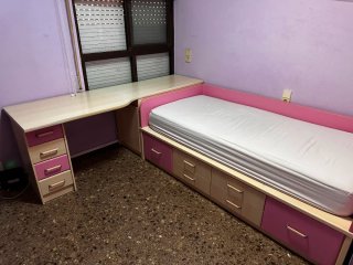 Escritorio con zapatero,cama con cajones y colchon