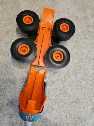 Coche Hot Wheels Rhinomite teledirigido gira 360°