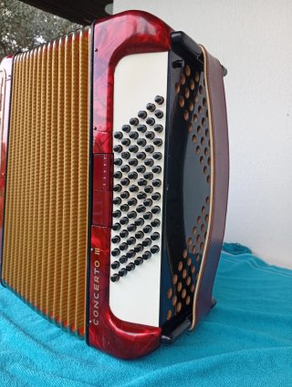 Acordeón Hohner Concerto III Rojo