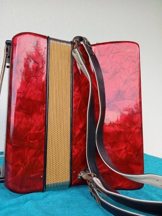 Acordeón Hohner Concerto III Rojo