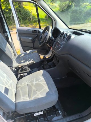 Ford Grand Tourneo Connec 2011