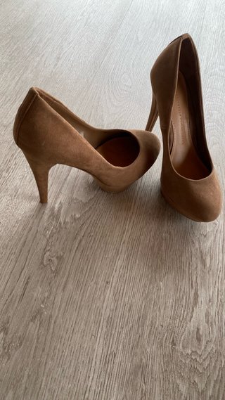 Zapatos de tacón Stradivarius marrones