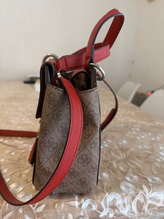 Bolso Guess Marrón y Rojo