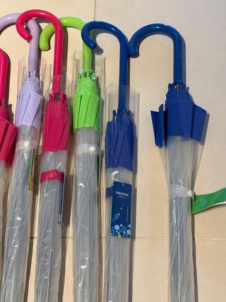Lote 26 Paraguas Transparentes con Borde Rojo