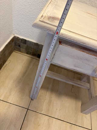 Mesitas de noche de madera blancas restauradas