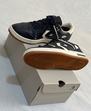 Tenis Converse Azul Marino en perfecto estado