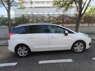 Peugeot 5008 2015