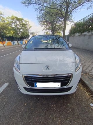 Peugeot 5008 2015