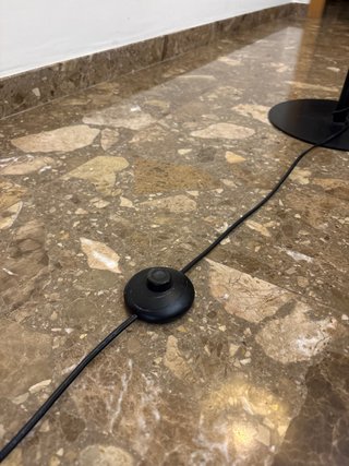 Lámpara de pie moderna tela y madera