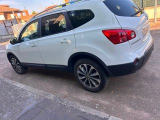 Nissan Qashqai+2 2010