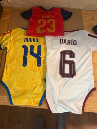 Lote varios bodys bebé fútbol