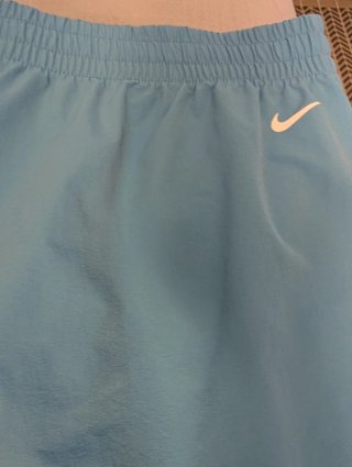 Pantalón corto Nike Swoosh celeste