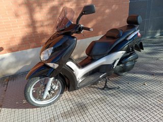 Yamaha Xcity 125 Maxi Scooter Negra/Plata
