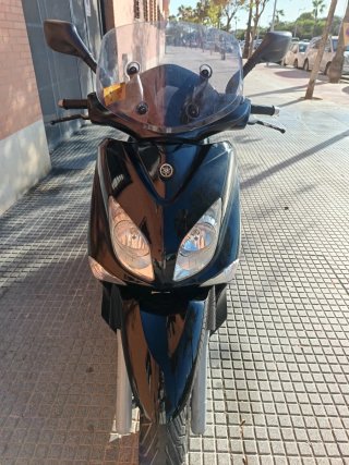 Yamaha Xcity 125 Maxi Scooter Negra/Plata