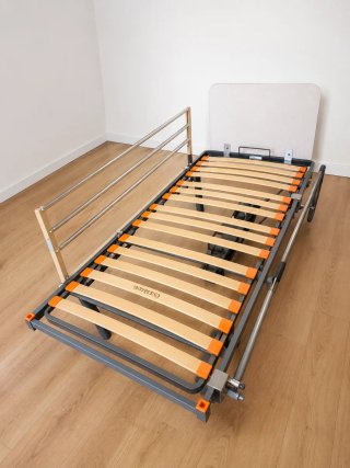 Cama eléctrica con barandillas