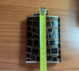 Petaca imitación piel cocodrilo