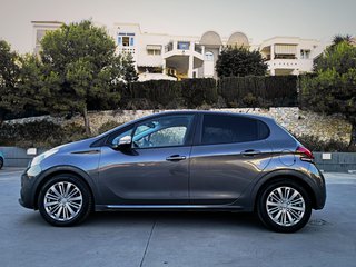 PEUGEOT 208 5P Signature 1.2L 110CV