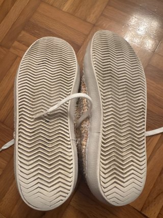 Zapatillas alegres con lentejuelas