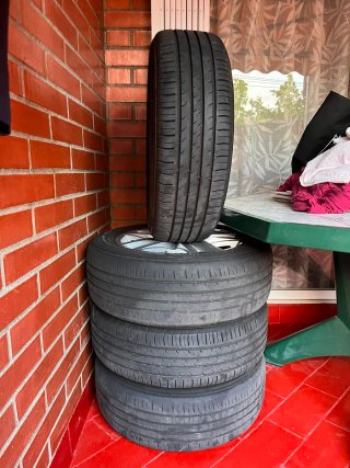 Llantas Volkswagen Golf 7.5 con Neumáticos.