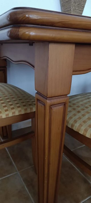 Mesa de salón extensible cerezo macizo y sillas
