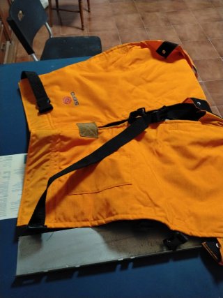 Pantalón chaparreras anticorte naranja profesio