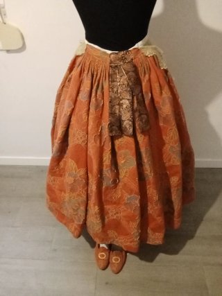 Traje de Fallera 7-10 años, zapatos 37