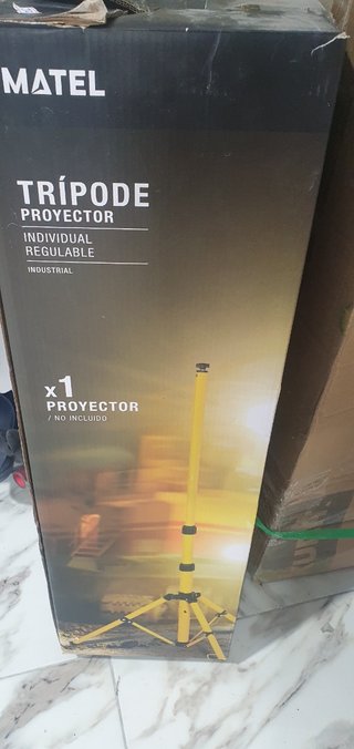 Trípode Proyector MATEL Industrial Regulable