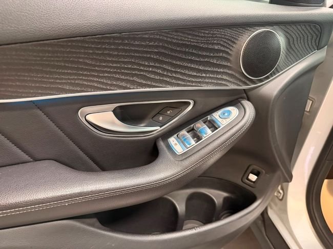Mercedes-Benz GLC 2016, foto 22