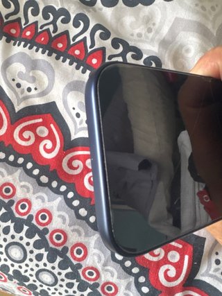iPhone 17 Pro Azul con funda Rose Gold