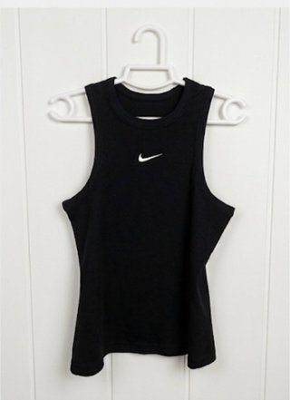Camiseta tirantes Nike negra