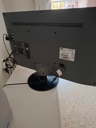 TV Samsung 32 Negra