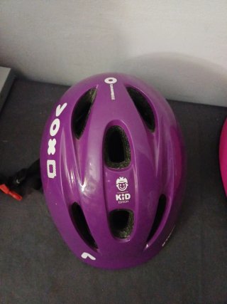 Casco bici infantil rosa y morado