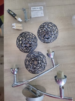 Lámpara 3 bolas metal y mimbre