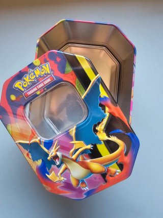 Lata Grande Pokémon TCG Mega Charizard Y
