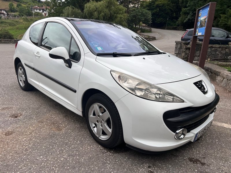 Peugeot 207 2008 - foto 1
