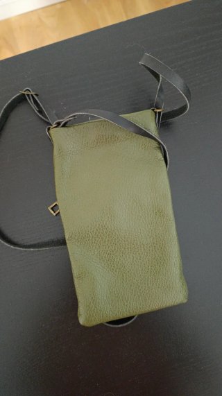 Bolso pequeño de piel con cuerda