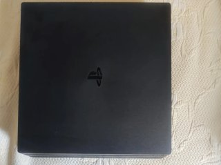 PS4 Pro 1TB Negra Usada