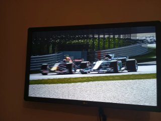 Consola PS4 + Mando + Juego F1 2017