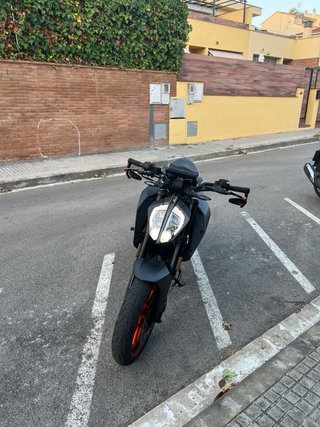 KTM Duke 125 2022 Negra/Naranja Excelente Estado
