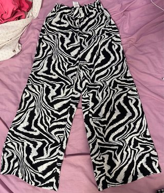 Pantalón ancho estampado cebra