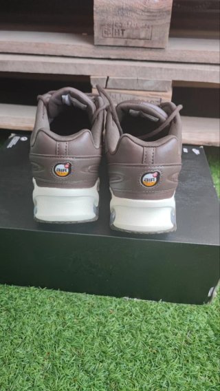 Nike Air Max DN8 Marrones Talla 40 Baroque Brown
