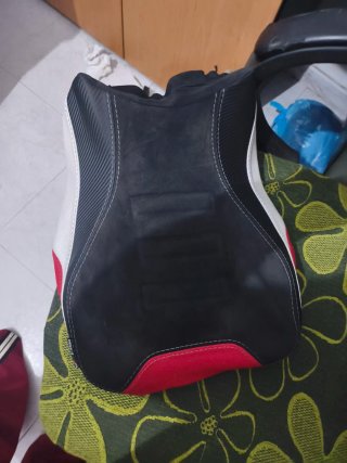 Funda Asientos Benelli TRK 702/702X Carbono Rojo
